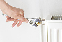 Heizung Montage Einstellung Rohrzange