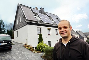 Thomas Funcke vor seinem Haus in Hagen