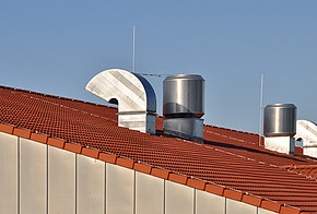 Lüftungsanlage auf Dach Lueftung auf Hausdach