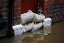 Sandsäcke bei Hochwasser