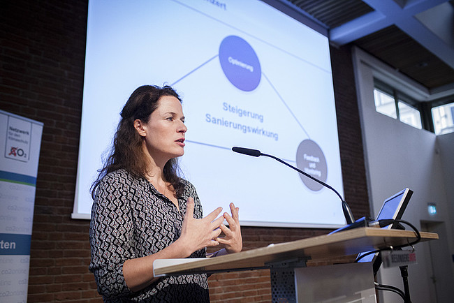 Tanja Loitz, Geschäftsführerin der co2online gGmbH auf der Fachtagung „Wirksam sanieren für den Klimaschutz“