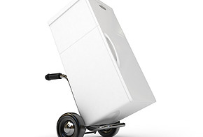 Kuehlschrank auf Sackkarre